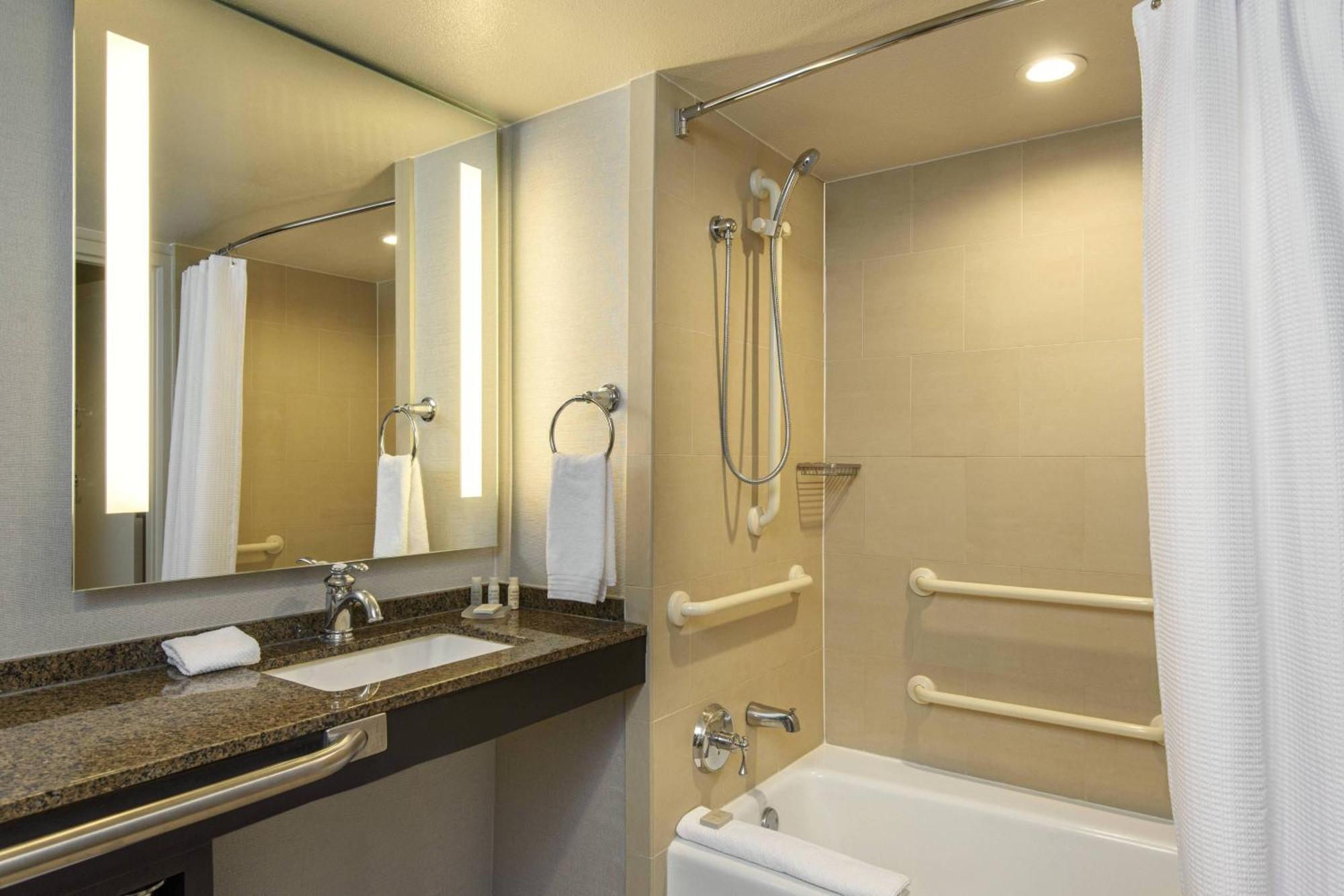 Double Room Two Queen Beds Pool View No Resort Fees